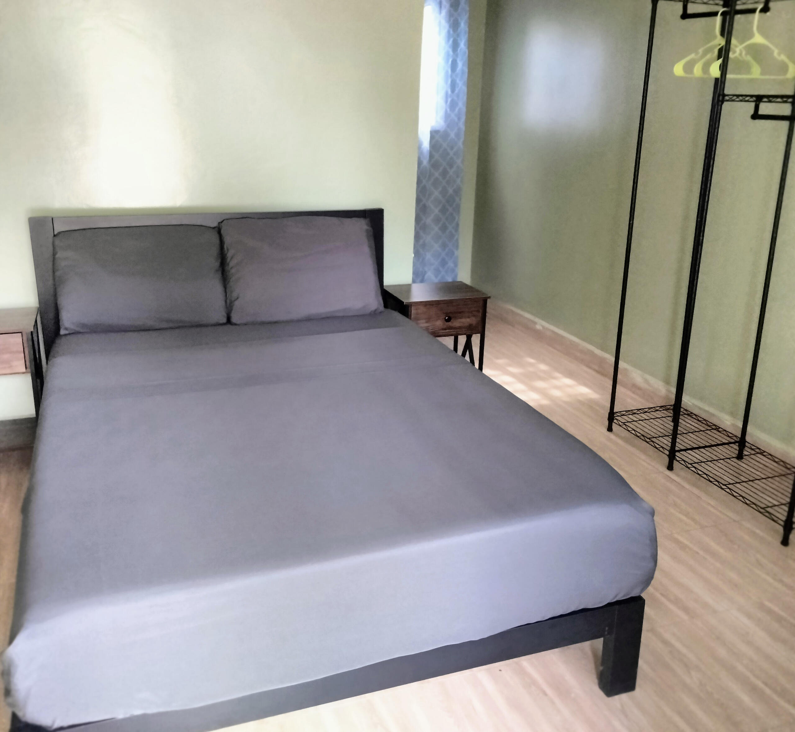 Single, sleeps 1 Single, sleeps 1